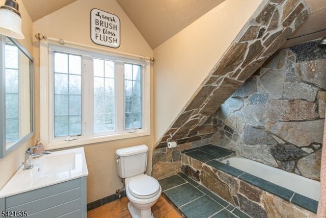 10 Cleveland Rd, Caldwell Boro Twp., NJ 07006