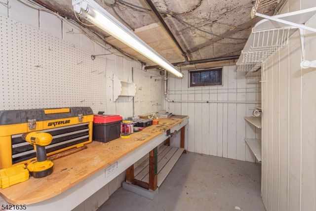 10 Cleveland Rd, Caldwell Boro Twp., NJ 07006