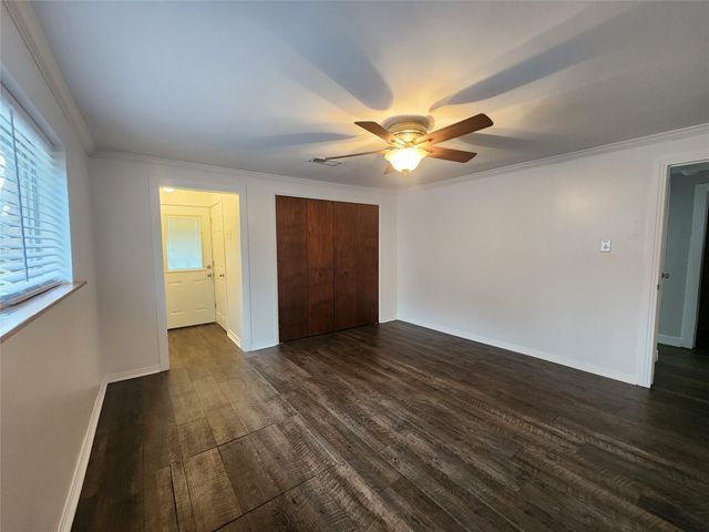 1165 Lake Street, Clute, TX 77531