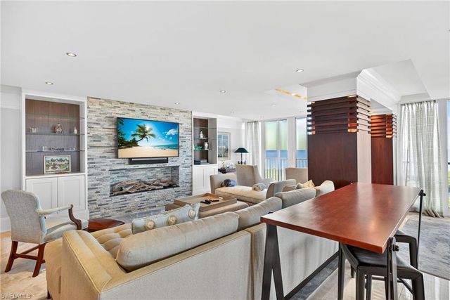 5601 Turtle Bay DR # 2104, Naples, FL 34108