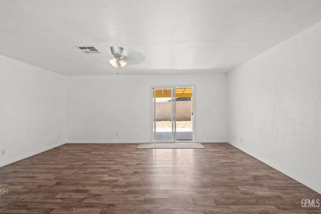 912 Crane Street, Bakersfield, CA 93306