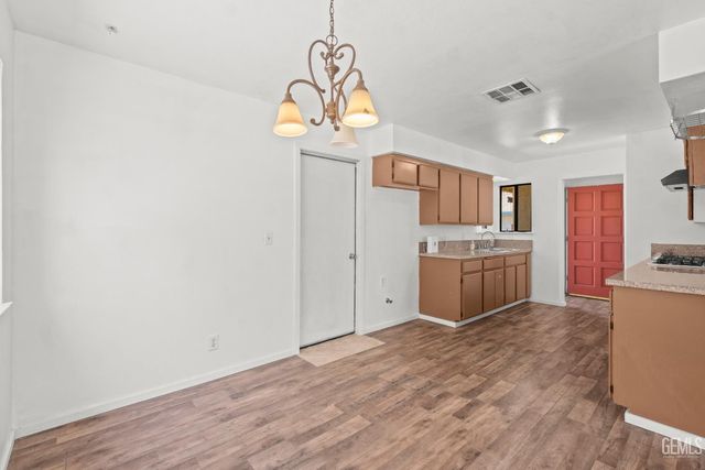 912 Crane Street, Bakersfield, CA 93306