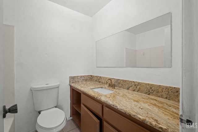 912 Crane Street, Bakersfield, CA 93306