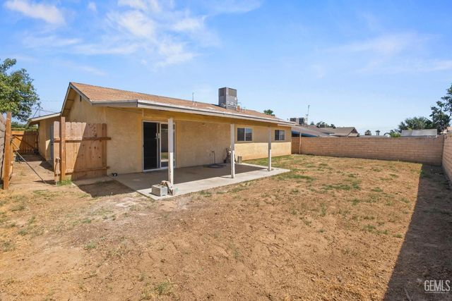 912 Crane Street, Bakersfield, CA 93306