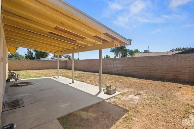 912 Crane Street, Bakersfield, CA 93306