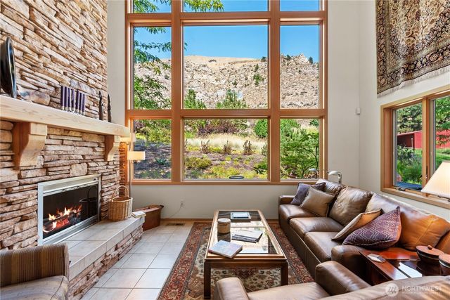 1100 Pitcher Canyon Road, Wenatchee, WA 98801