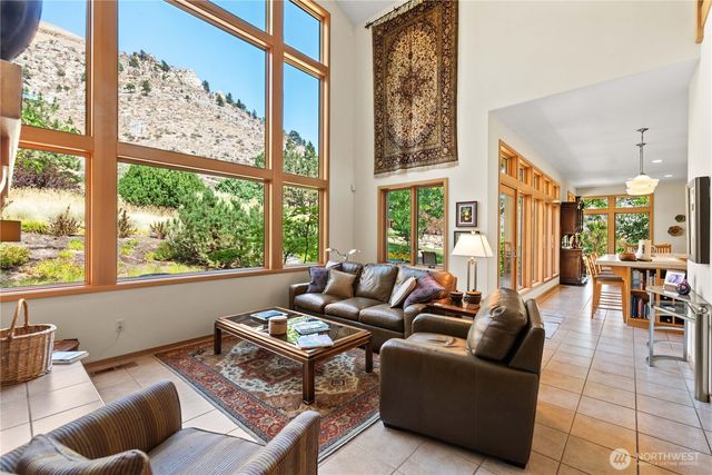 1100 Pitcher Canyon Road, Wenatchee, WA 98801