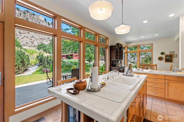 1100 Pitcher Canyon Road, Wenatchee, WA 98801