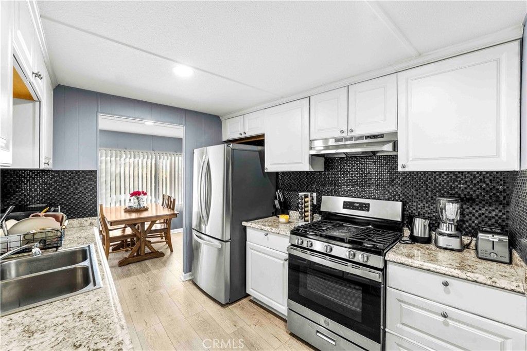 320 N Park Vista 76, Anaheim, CA 92806 — photo 3