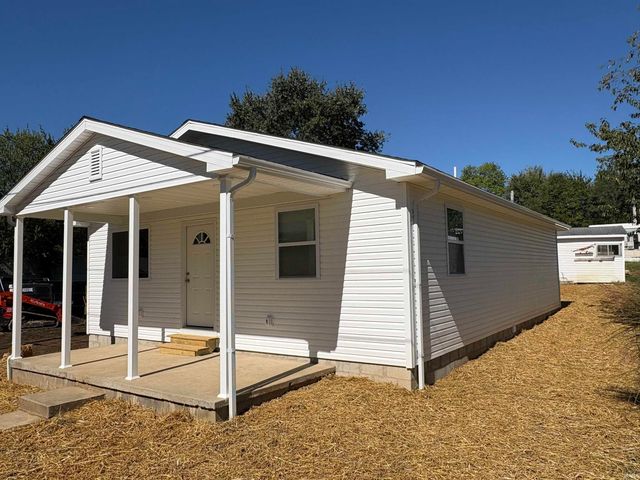 112 W Second Street, Birdseye, IN 47513