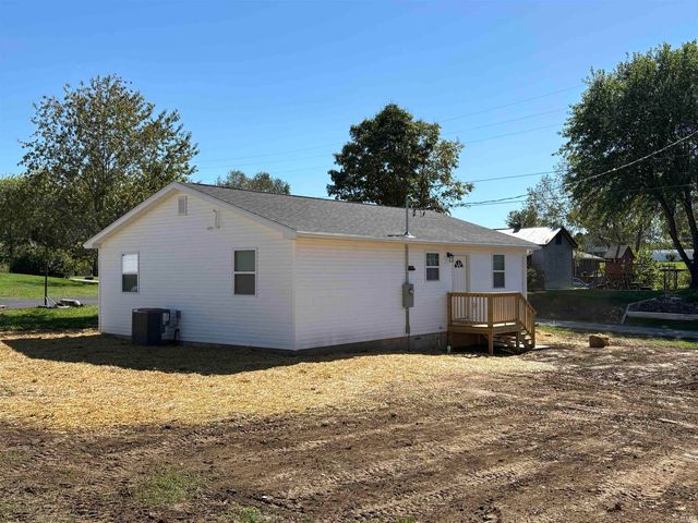 112 W Second Street, Birdseye, IN 47513