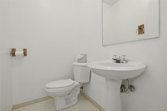 54 School Street 221, Westbury, NY 11590