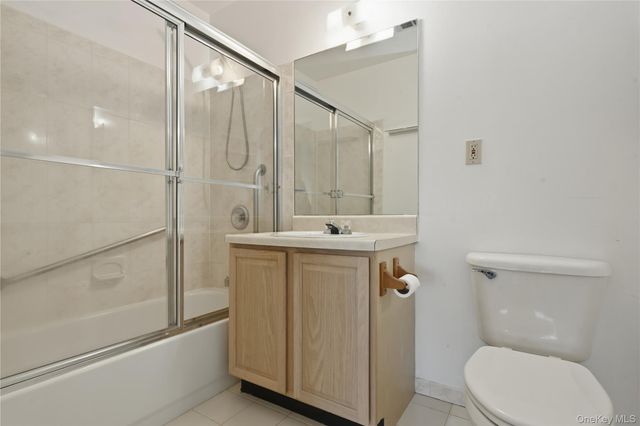 54 School Street 221, Westbury, NY 11590