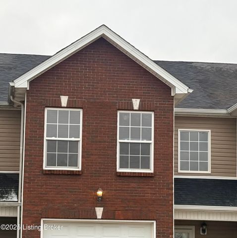 120 Darby Woods Ct, Radcliff, KY 40160