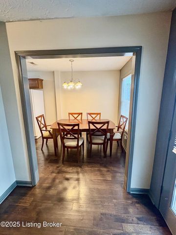 120 Darby Woods Ct, Radcliff, KY 40160