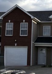 120 Darby Woods Ct, Radcliff, KY 40160