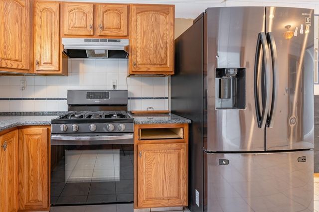 39 Sycamore Lane, Billerica, MA 01821