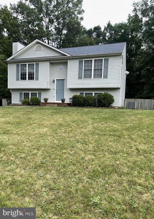 2616 RUFFIN DR, Fredericksburg, VA 22408
