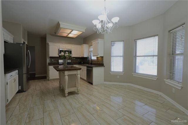 8210 N 23rd Lane, Mcallen, TX 78504