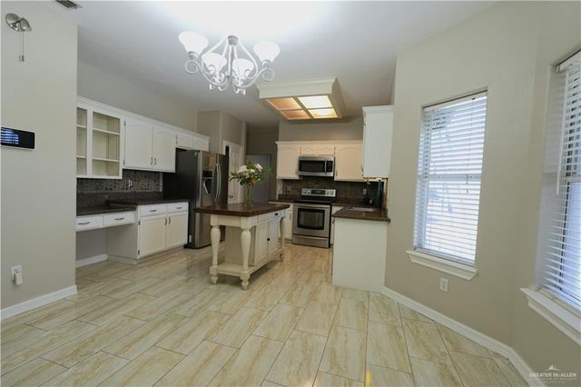 8210 N 23rd Lane, Mcallen, TX 78504