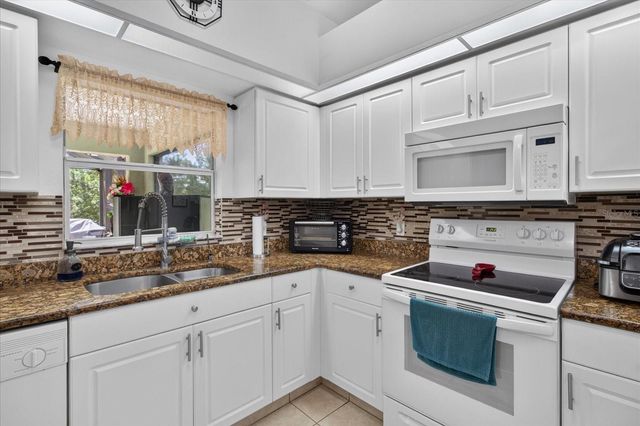 1048 BANDERA STREET, Lehigh Acres, FL 33974