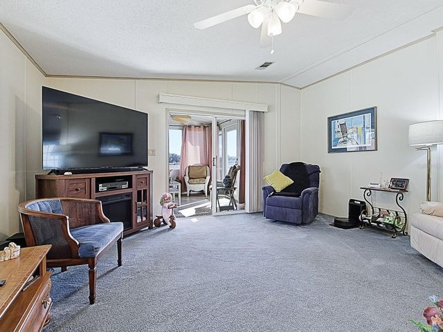 25120 CLIFFORD HILL, Leesburg, FL 34748