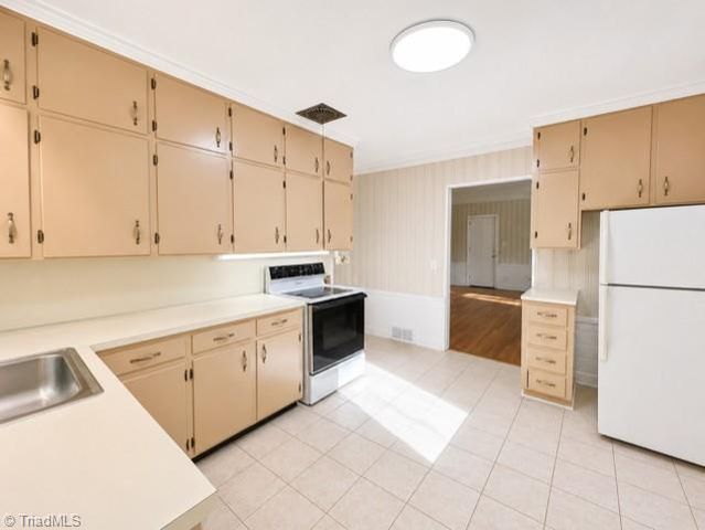 203 Rockspring Drive, Thomasville, NC 27360
