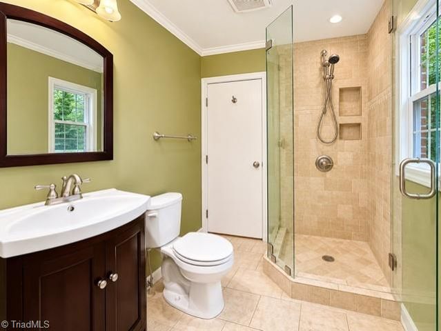 203 Rockspring Drive, Thomasville, NC 27360
