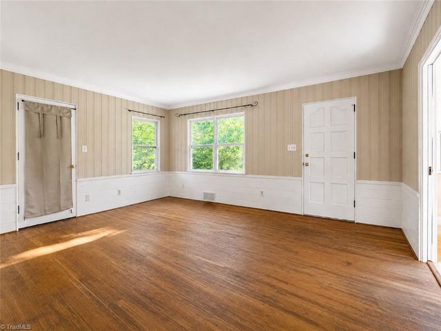 203 Rockspring Drive, Thomasville, NC 27360