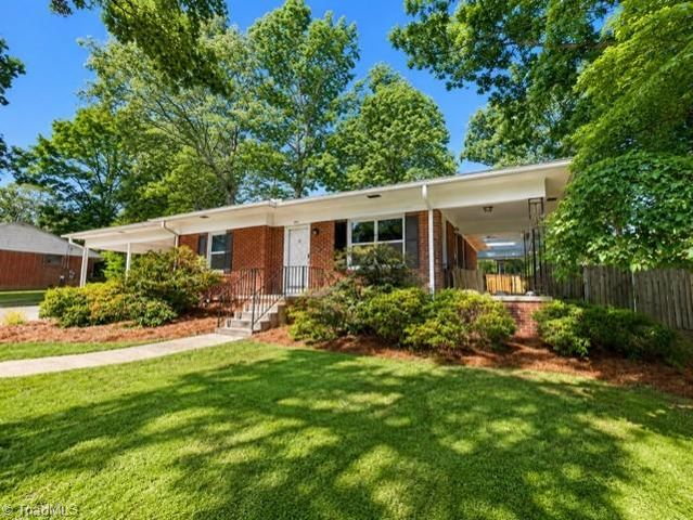 203 Rockspring Drive, Thomasville, NC 27360
