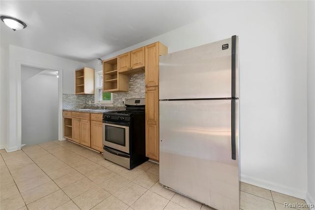 19674 Irvington Street, Highland Park, MI 48203
