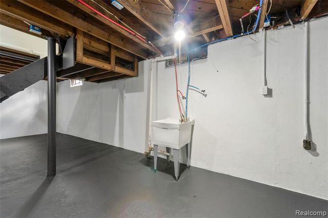19674 Irvington Street, Highland Park, MI 48203