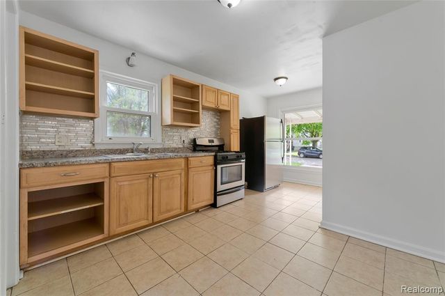 19674 Irvington Street, Highland Park, MI 48203
