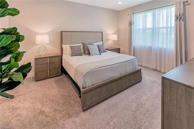 6960 Avalon CIR 807, Naples, FL 34112