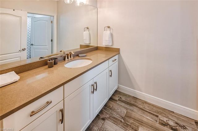 6960 Avalon CIR 807, Naples, FL 34112
