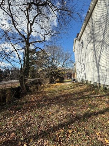 109 Overhill St, Mt Oliver, PA 15210