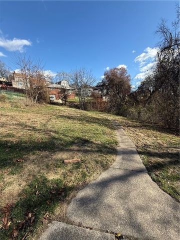 109 Overhill St, Mt Oliver, PA 15210