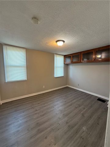 109 Overhill St, Mt Oliver, PA 15210