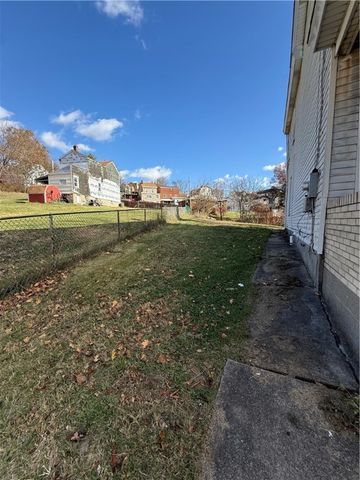 109 Overhill St, Mt Oliver, PA 15210