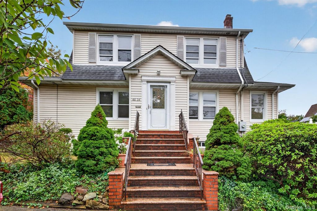 4634 Iris Lane, Great Neck, NY 11020 — exterior