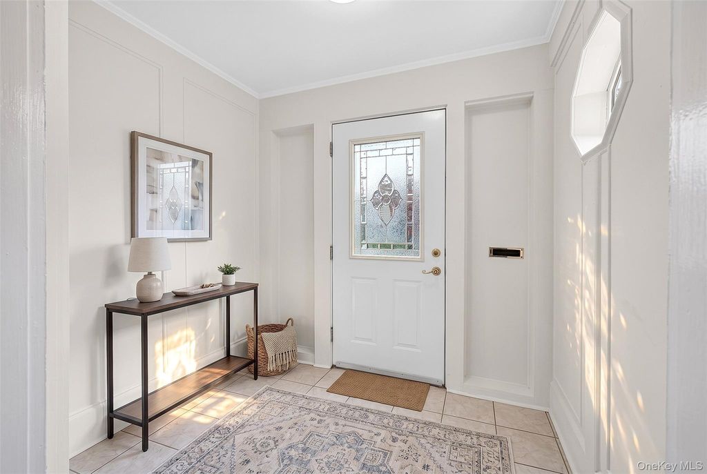 4634 Iris Lane, Great Neck, NY 11020 — photo 3