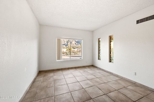 4740 E Camino La Brinca, Tucson, AZ 85718