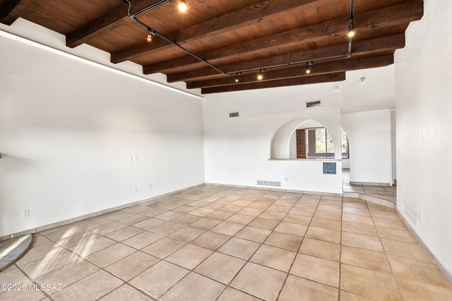 4740 E Camino La Brinca, Tucson, AZ 85718