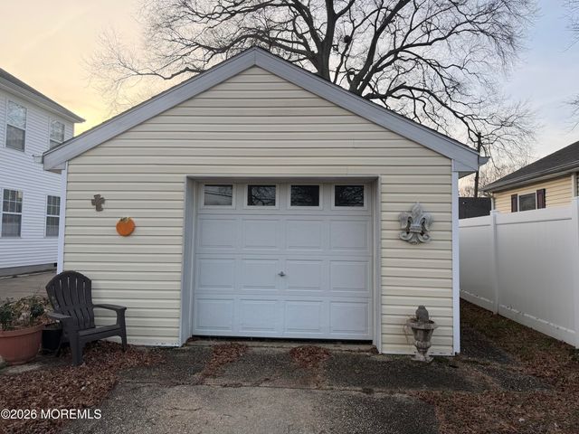 164 Ocean Avenue, Middletown, NJ 07748