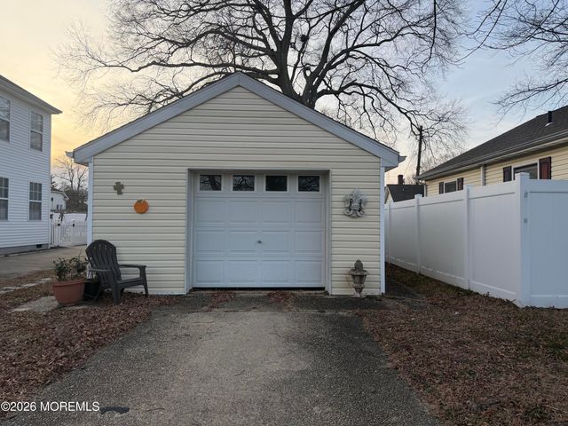 164 Ocean Avenue, Middletown, NJ 07748