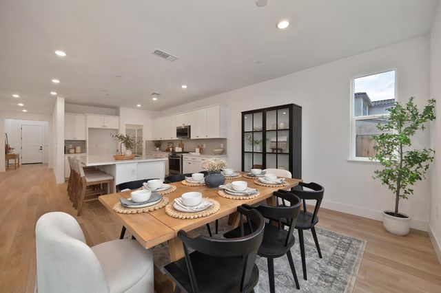 225 Vectra Ct, Roseville, CA 95747