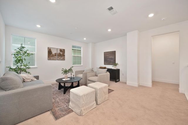 225 Vectra Ct, Roseville, CA 95747