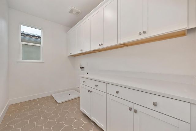 225 Vectra Ct, Roseville, CA 95747