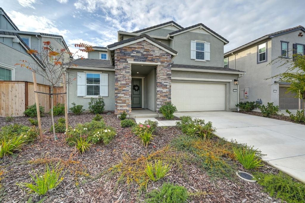 225 Vectra Ct, Roseville, CA 95747