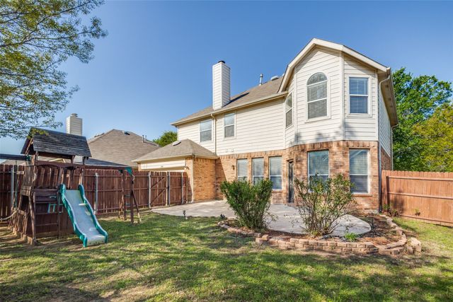 2105 Fountain Drive, Lewisville, TX 75067